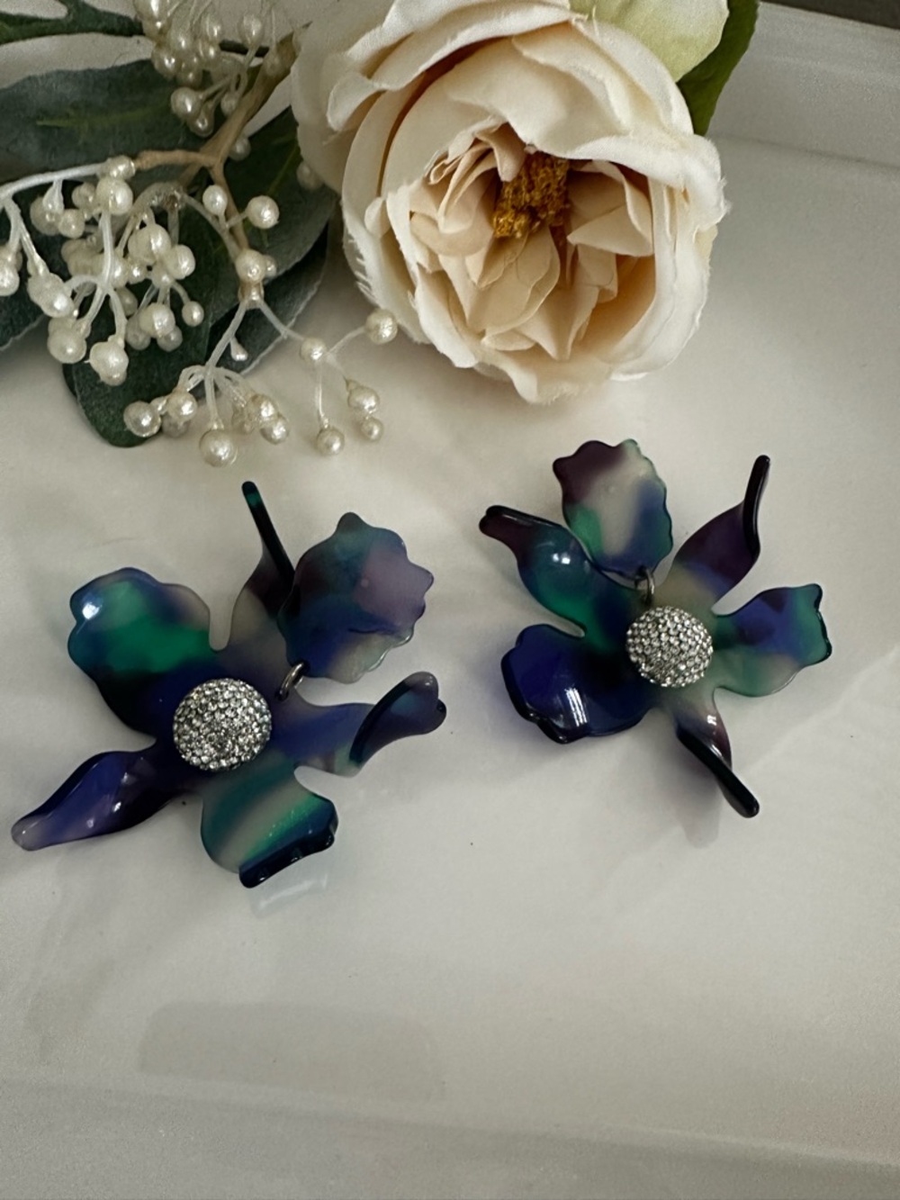 Lele Sadoughi Crystal Lily Earrings - Picture 4 of 14